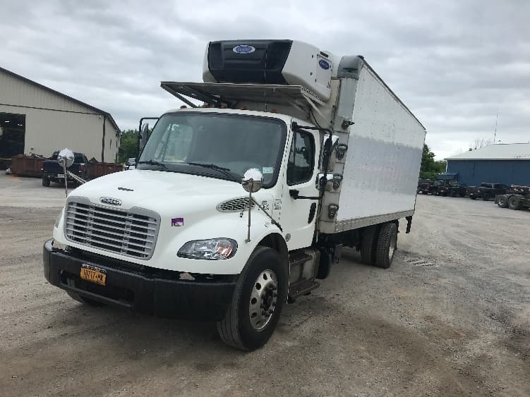2019 Freightliner M2 106 — photo 3