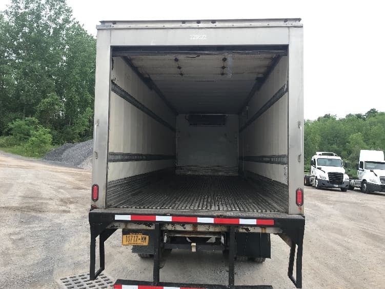 2019 Freightliner M2 106 — photo 8