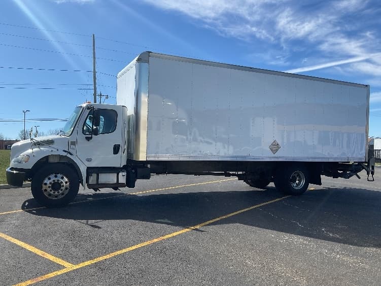 2019 Freightliner M2 106 — photo 4
