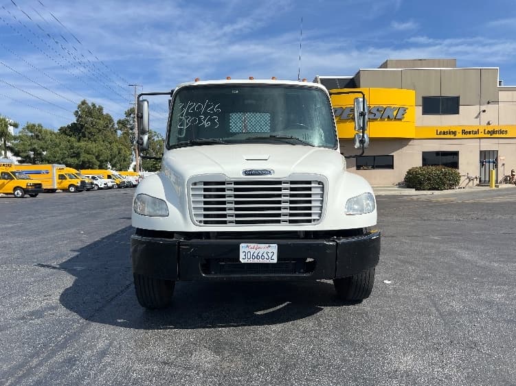 2019 Freightliner M2 106 — photo 2