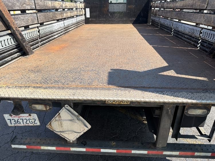 2019 Freightliner M2 106 — photo 10