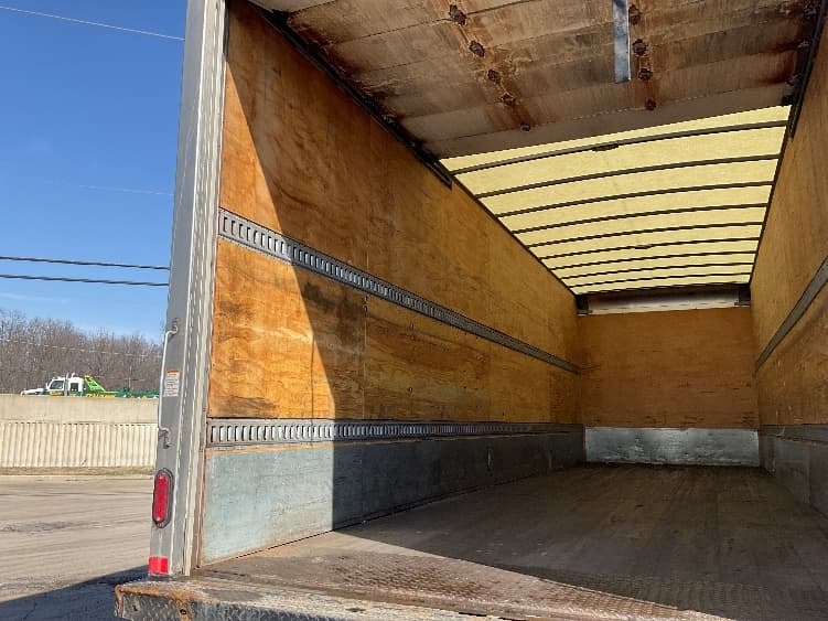 2019 Freightliner M2 106 — photo 10