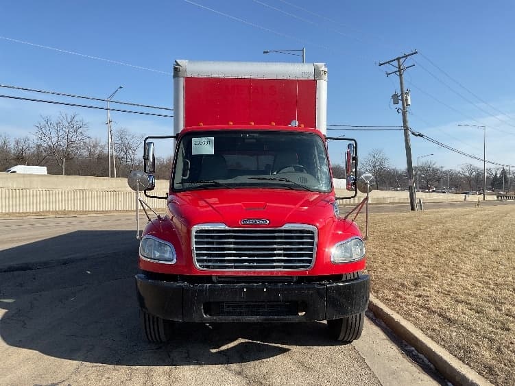 2019 Freightliner M2 106 — photo 2