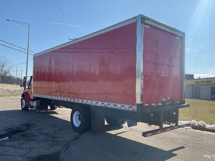 2019 Freightliner M2 106 — photo 6