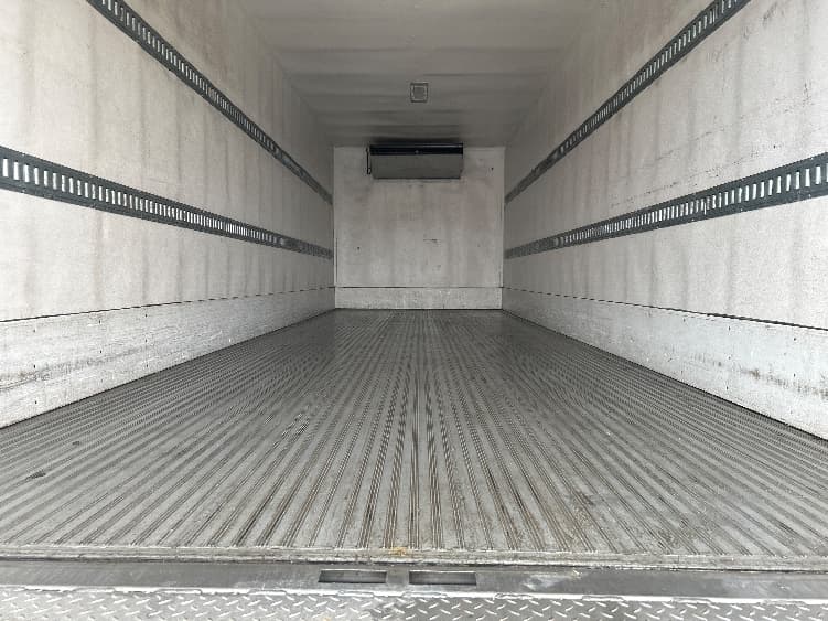 2019 Freightliner M2 106 — photo 10