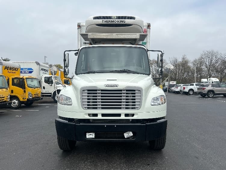 2019 Freightliner M2 106 — photo 2