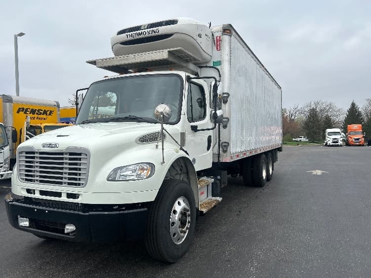 2019 Freightliner M2 106 — photo 3