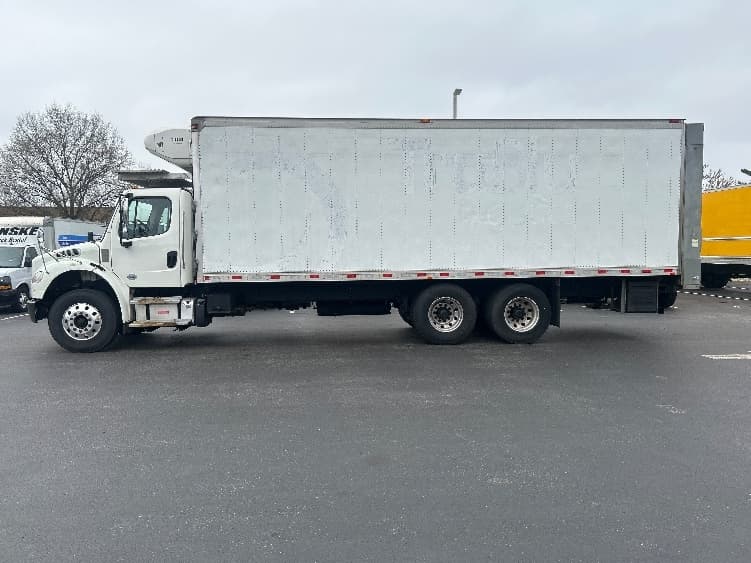 2019 Freightliner M2 106 — photo 4