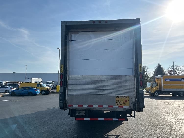 2019 Freightliner M2 106 — photo 7