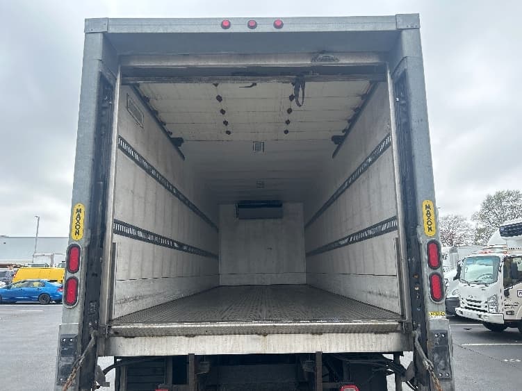 2019 Freightliner M2 106 — photo 8