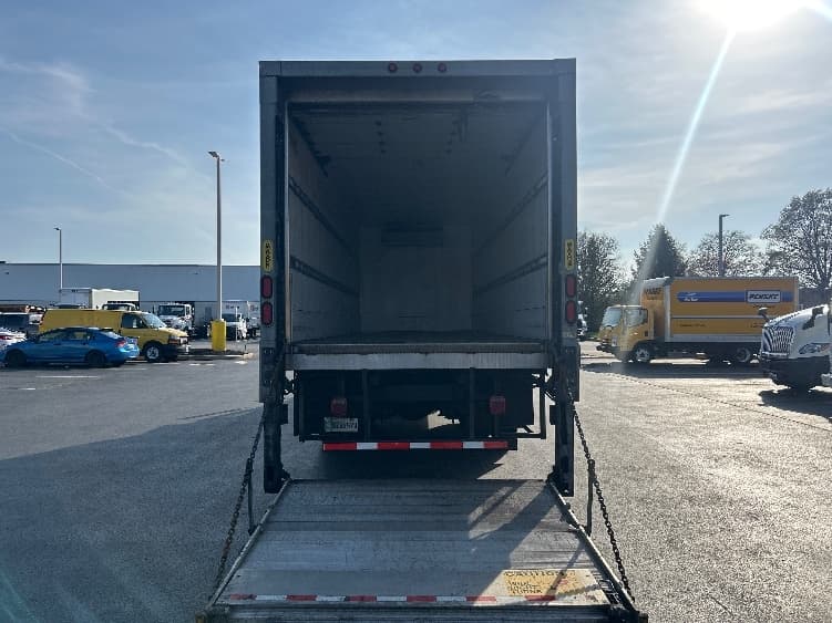 2019 Freightliner M2 106 — photo 9