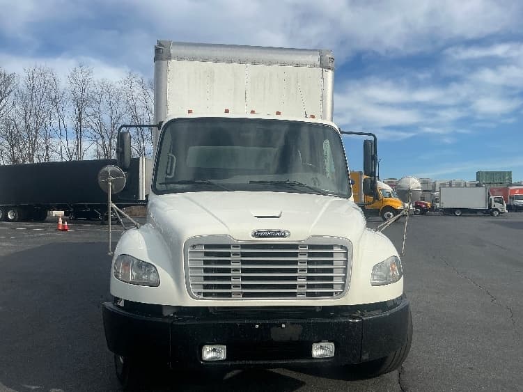 2019 Freightliner M2 106 — photo 2