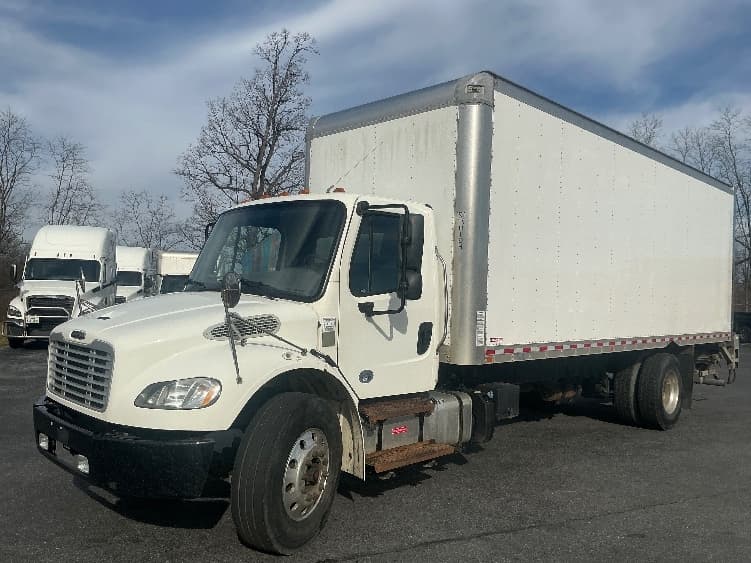 2019 Freightliner M2 106 — photo 3