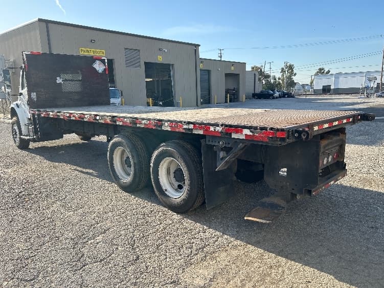 2019 Freightliner M2 106 — photo 6