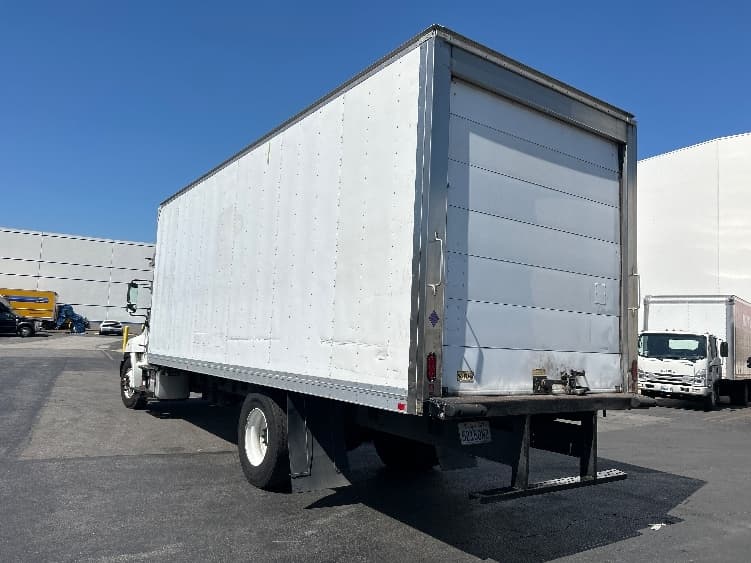 2019 Hino 268 — photo 6