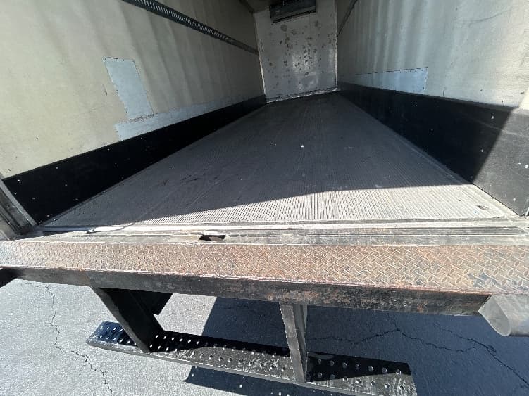 2019 Hino 268 — photo 9