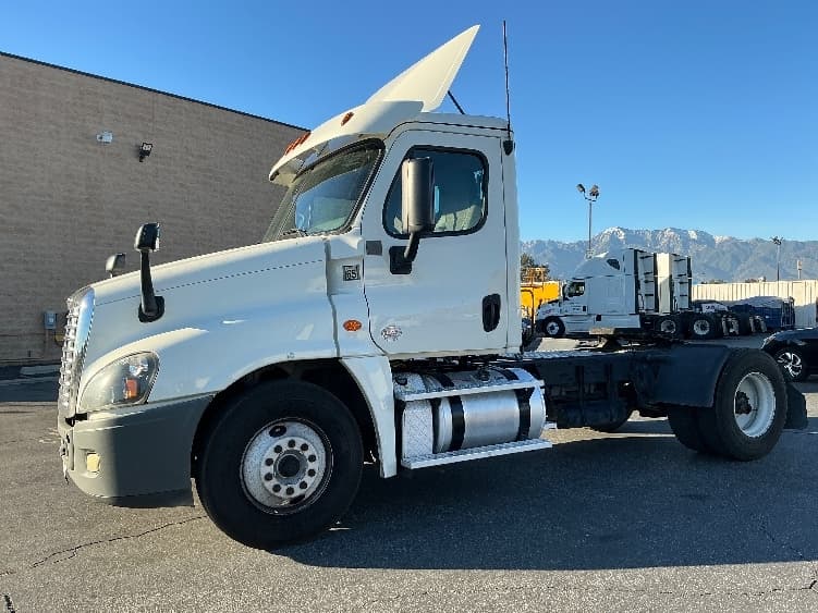 2019 Freightliner Cascadia — photo 4