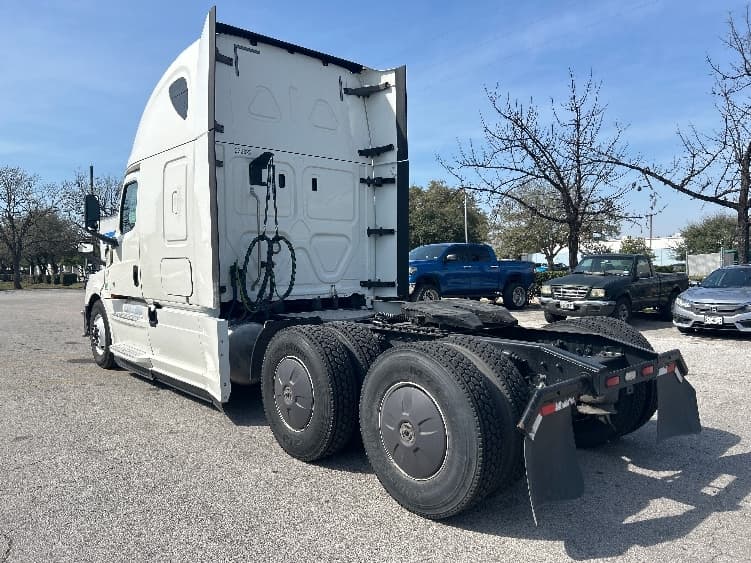 2019 Freightliner Cascadia — photo 5