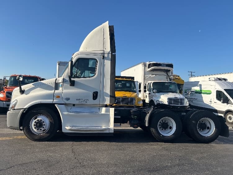 2019 Freightliner Cascadia — photo 4