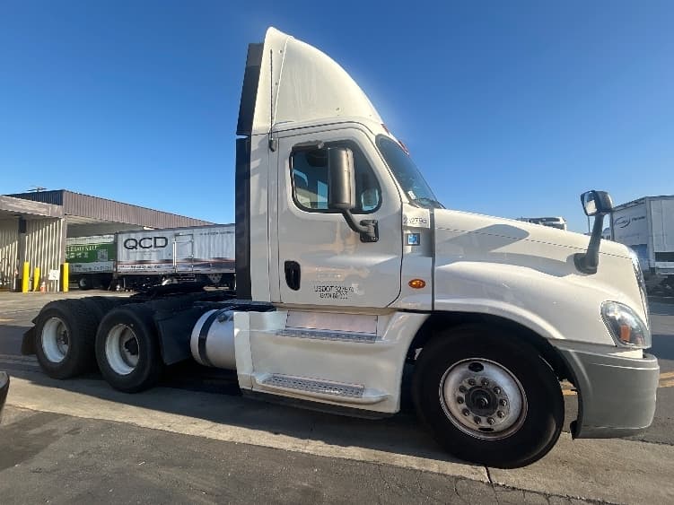 2019 Freightliner Cascadia — photo 8