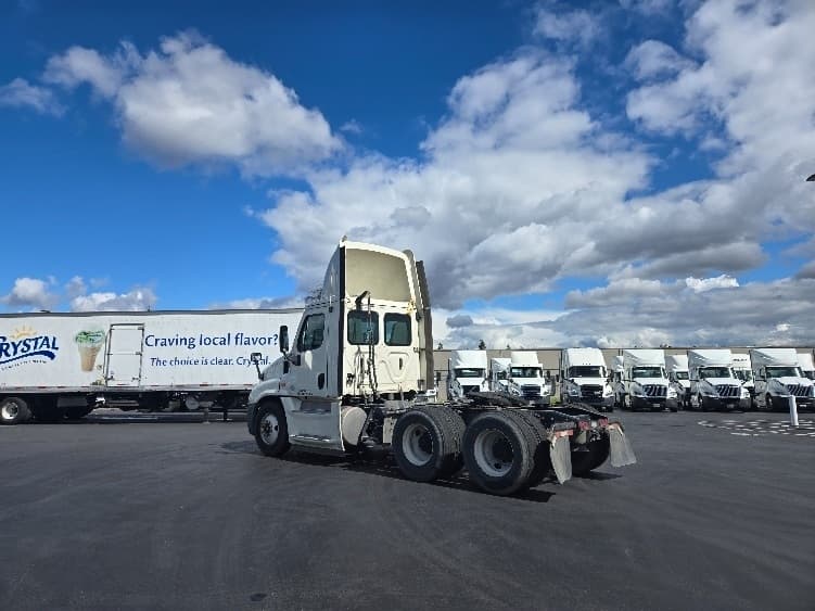 2019 Freightliner Cascadia — photo 5