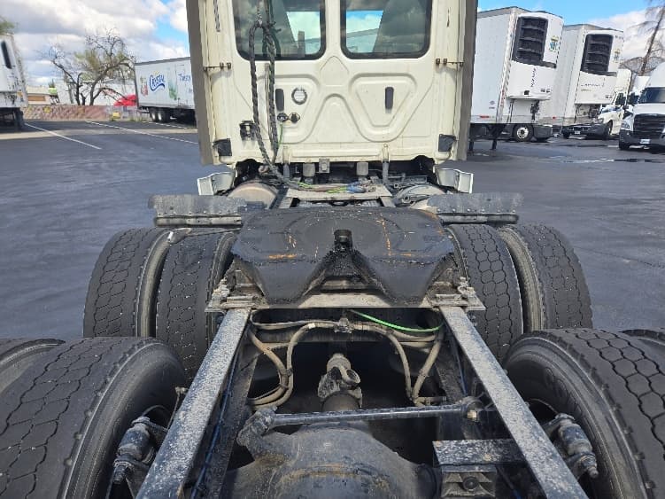 2019 Freightliner Cascadia — photo 6