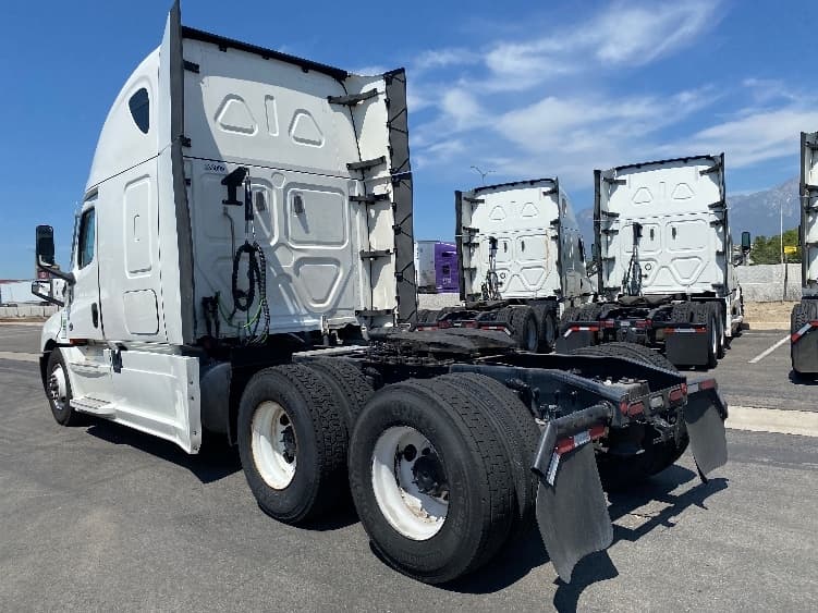 2024 Freightliner Cascadia — photo 5