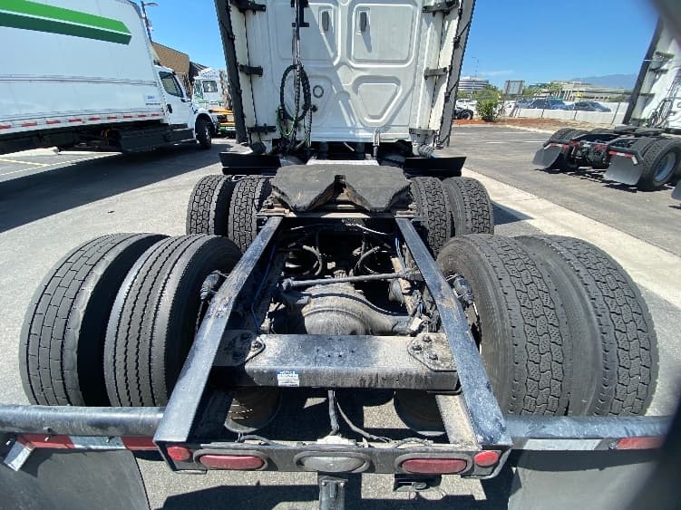 2024 Freightliner Cascadia — photo 6