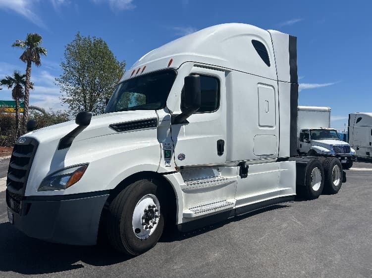2024 Freightliner Cascadia — photo 3