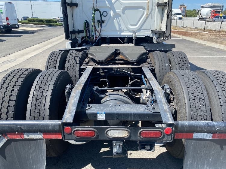 2024 Freightliner Cascadia — photo 6