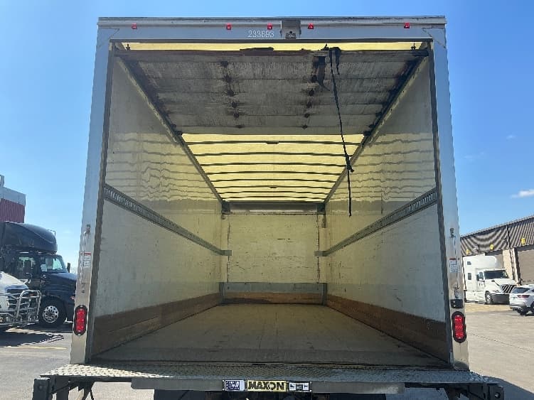 2019 Freightliner M2 106 — photo 10