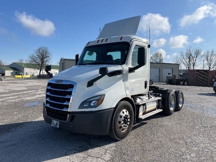 2019 Freightliner Cascadia — photo 3