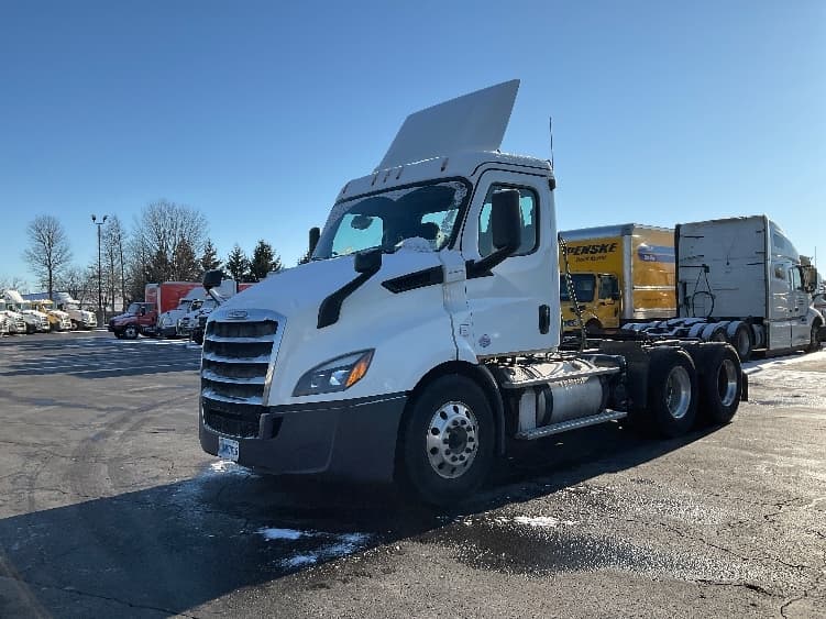 2019 Freightliner Cascadia — photo 3
