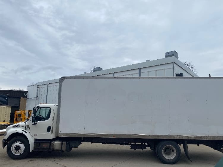 2019 Freightliner M2 106 — photo 4