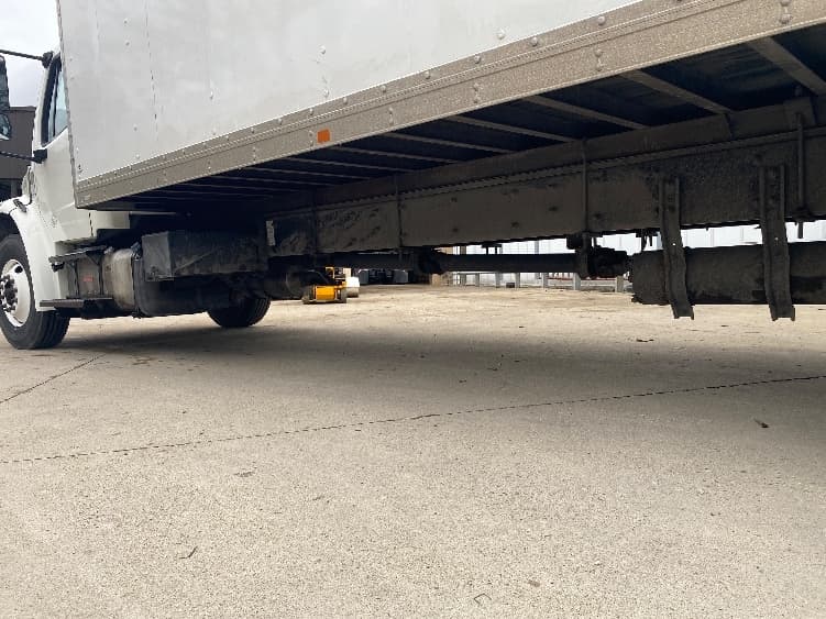 2019 Freightliner M2 106 — photo 5