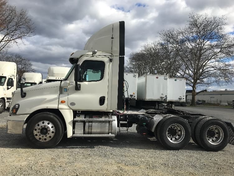 2019 Freightliner Cascadia — photo 4
