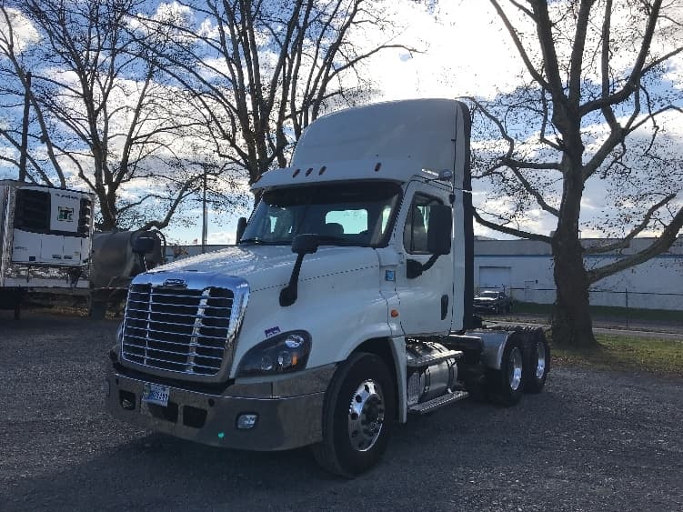 2019 Freightliner Cascadia — photo 3