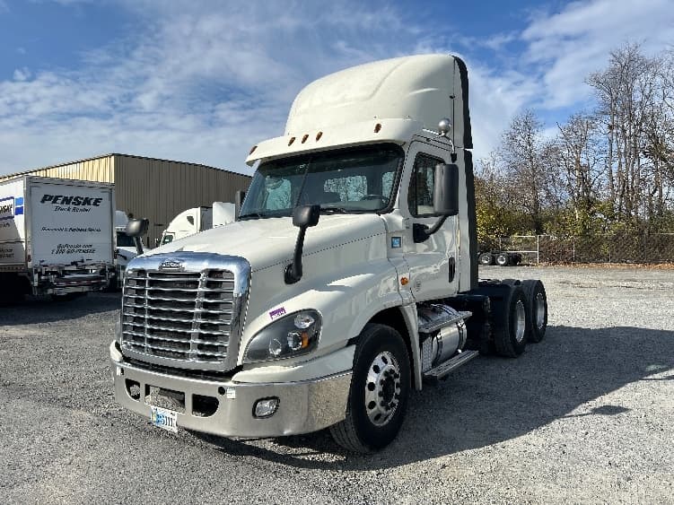 2019 Freightliner Cascadia — photo 3
