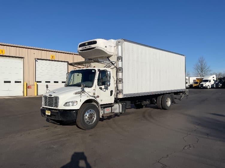 2019 Freightliner M2 106 — photo 3