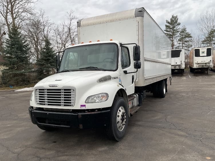 2019 Freightliner M2 106 — photo 3