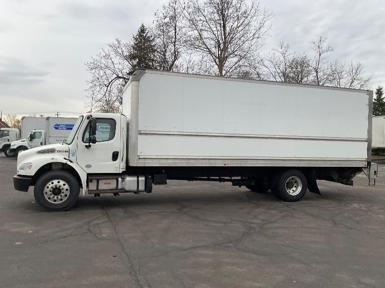 2019 Freightliner M2 106 — photo 4