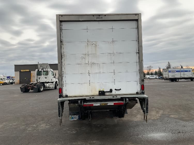 2019 Freightliner M2 106 — photo 7