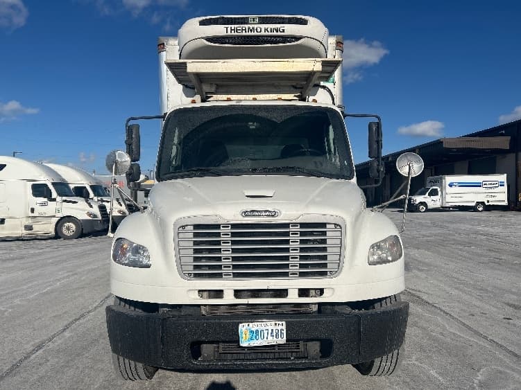 2019 Freightliner M2 106 — photo 2