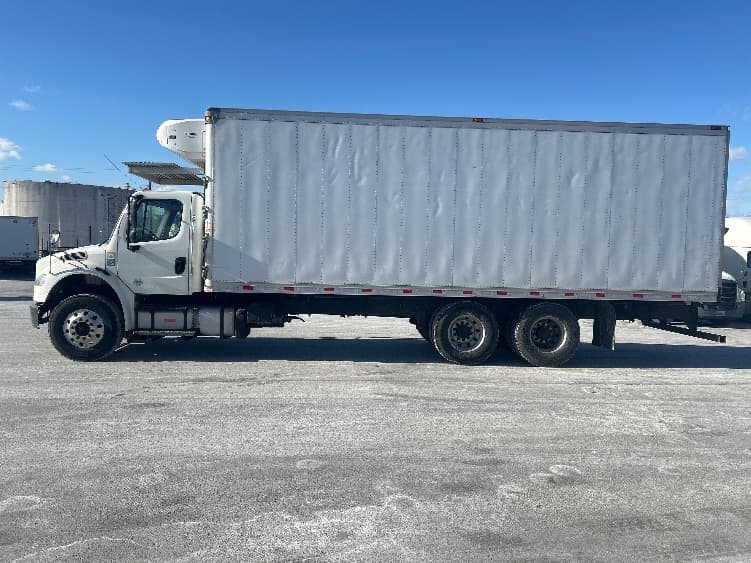 2019 Freightliner M2 106 — photo 4