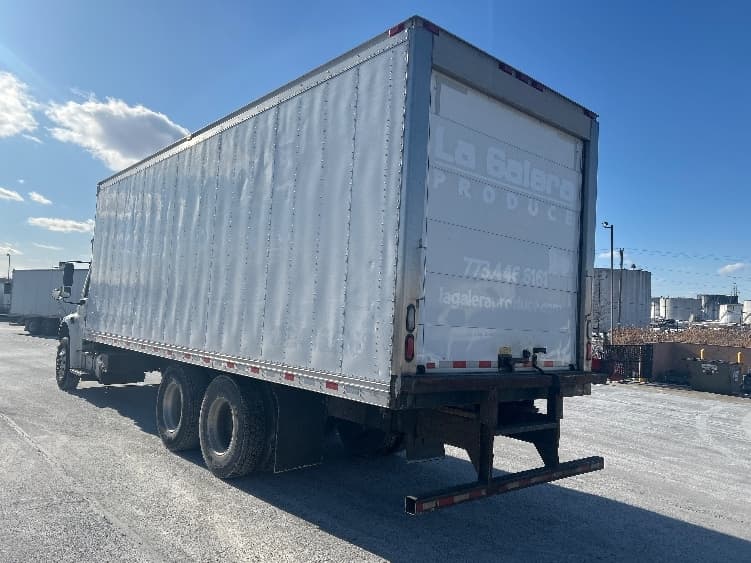 2019 Freightliner M2 106 — photo 6