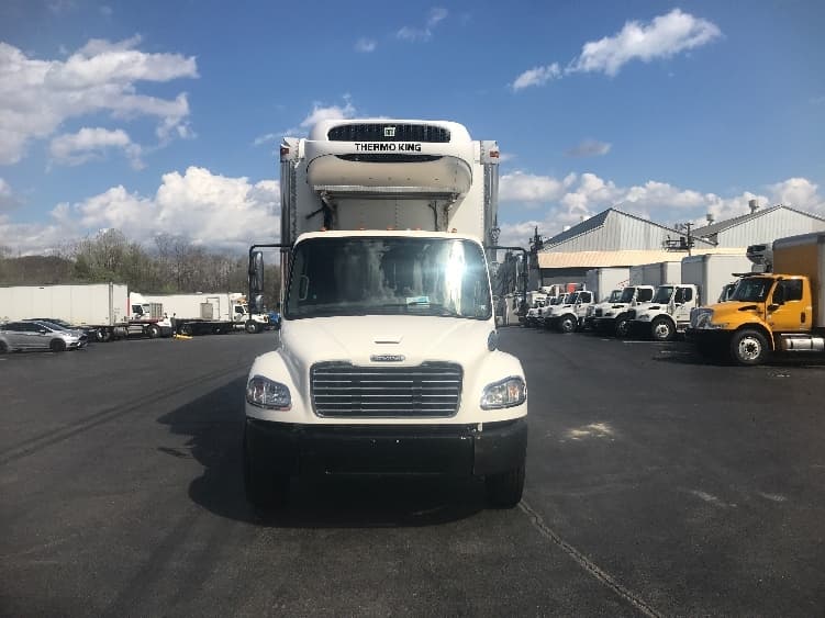 2019 Freightliner M2 106 — photo 2