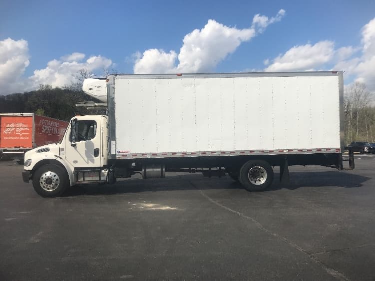 2019 Freightliner M2 106 — photo 4