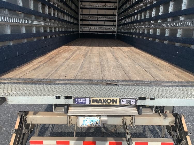 2019 Hino 268 — photo 10