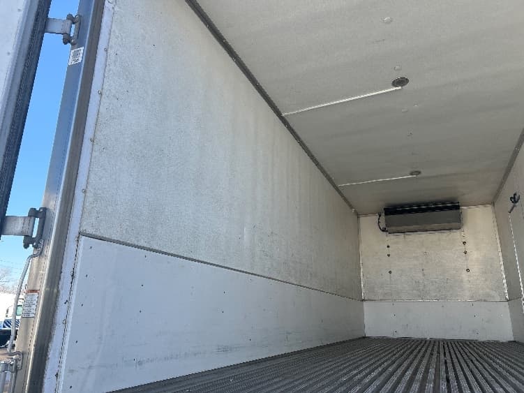 2019 Freightliner M2 106 — photo 10