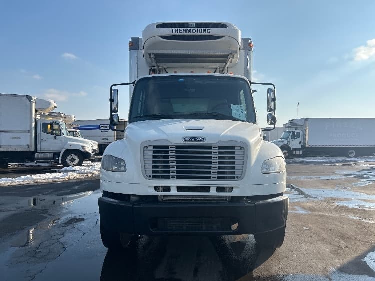 2019 Freightliner M2 106 — photo 2